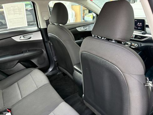 Used 2023 Kia Forte LXS w/ LXS Technology Package FWD image 19