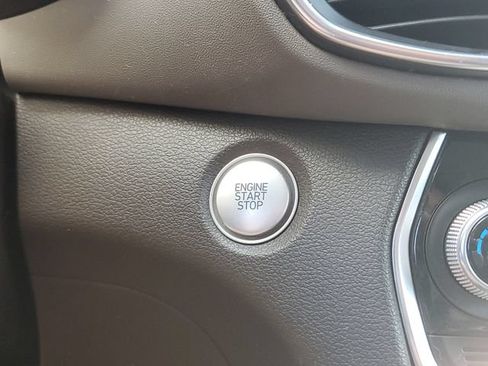 Used 2019 Hyundai Santa Fe SEL FWD image 29