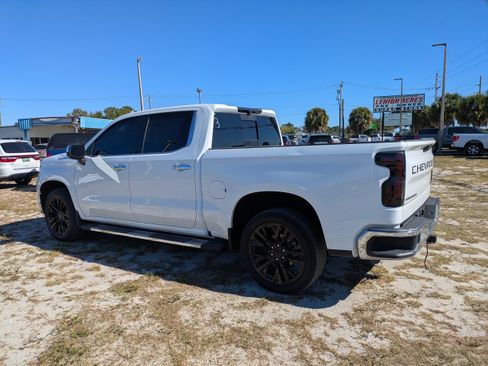 Used 2022 Chevrolet Silverado 1500 LTZ w/ LTZ Premium Package AWD/4WD image 6
