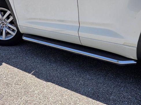 Used 2016 Toyota Highlander LE FWD image 26