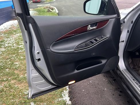 Used 2012 INFINITI EX35 Journey image 9