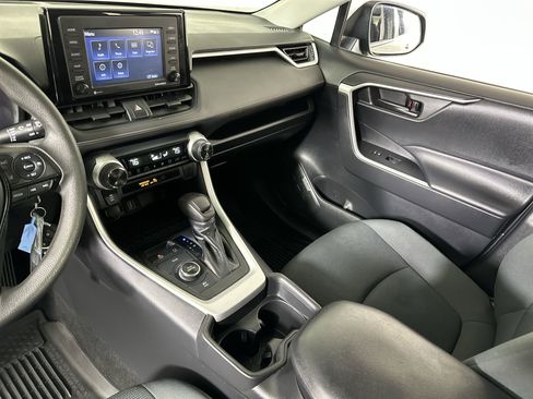 Used 2021 Toyota RAV4 LE image 72