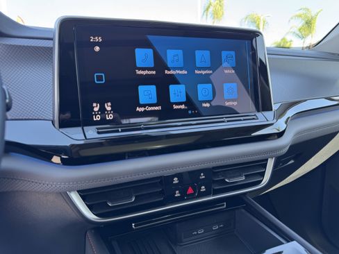 Used 2026 Volkswagen Atlas Peak Edition AWD/4WD image 25