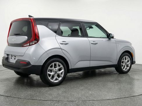Used 2025 Kia Soul LX w/ LX Technology Package image 9