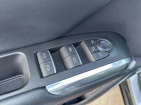 Used 2024 Chevrolet Traverse RS AWD/4WD image 19