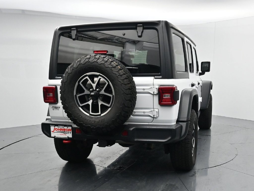 Used 2024 Jeep Wrangler Unlimited Rubicon AWD/4WD image 6