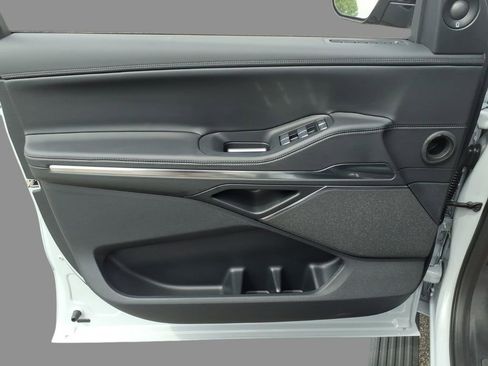 New 2026 Lincoln Navigator Reserve AWD/4WD image 16