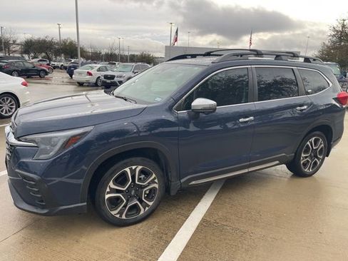 Used 2023 Subaru Ascent Touring image 3