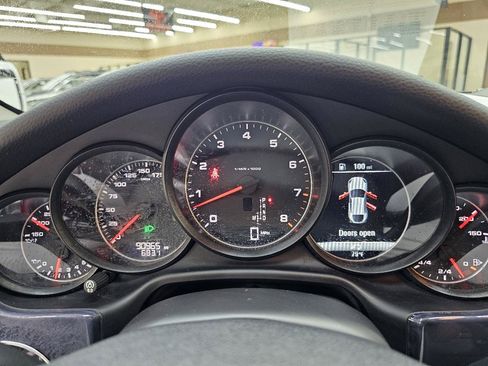 Used 2016 Porsche Panamera image 32