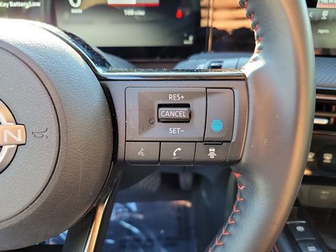 Used 2025 Nissan Kicks SR AWD/4WD image 23