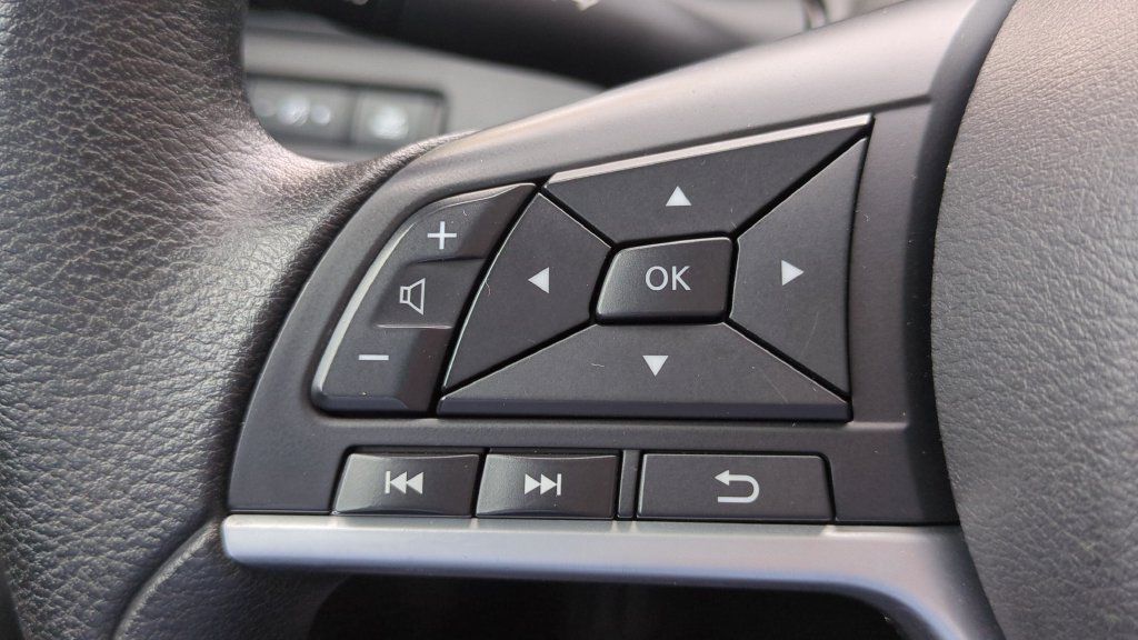 Certified 2025 Nissan Altima 2.5 SV FWD image 18