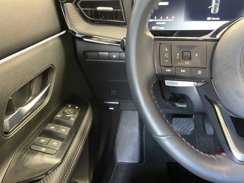 Certified 2025 Nissan Kicks SR FWD image 12