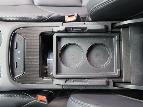Certified 2024 Toyota Venza XLE AWD/4WD image 57