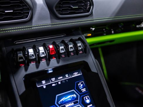 Used 2023 Lamborghini Huracan EVO AWD/4WD image 48