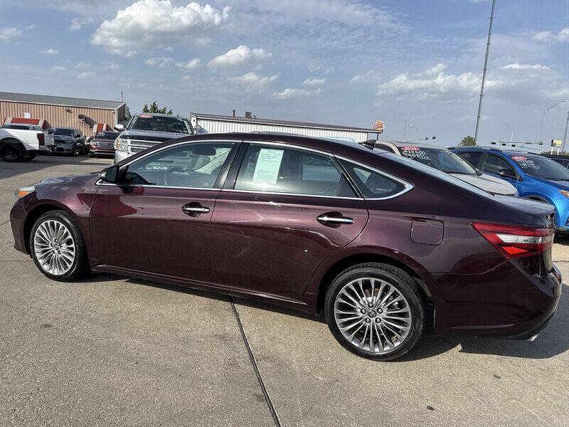 Used 2016 Toyota Avalon Limited w/ Toyota Safety Sense Package FWD image 4