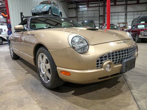 Used 2005 Ford Thunderbird RWD image 26