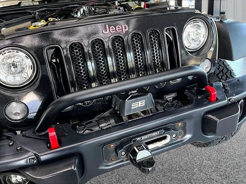 Used 2017 Jeep Wrangler Rubicon w/ Quick Order Package 24Z Recon AWD/4WD image 34