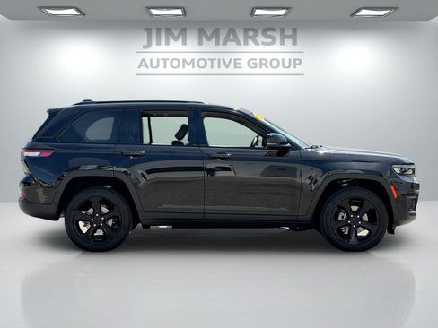 Certified 2023 Jeep Grand Cherokee Altitude AWD/4WD image 7