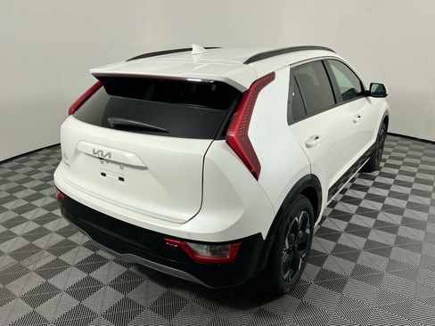 New 2026 Kia Niro Wind FWD image 3
