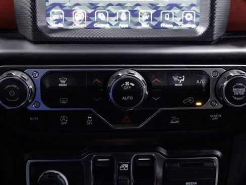 Used 2022 Jeep Wrangler Unlimited Rubicon image 31