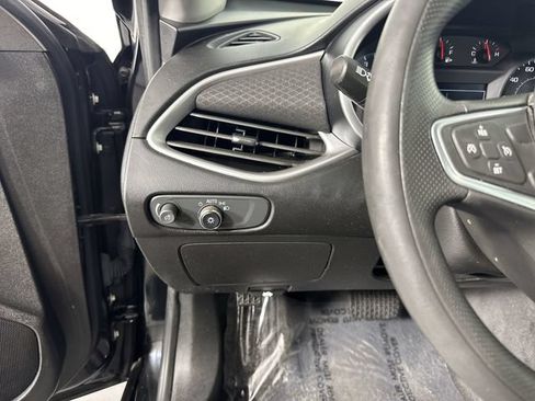 Used 2022 Chevrolet Malibu LS FWD image 13
