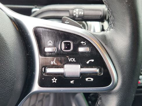 Used 2023 Mercedes-Benz GLB 250 4MATIC image 25