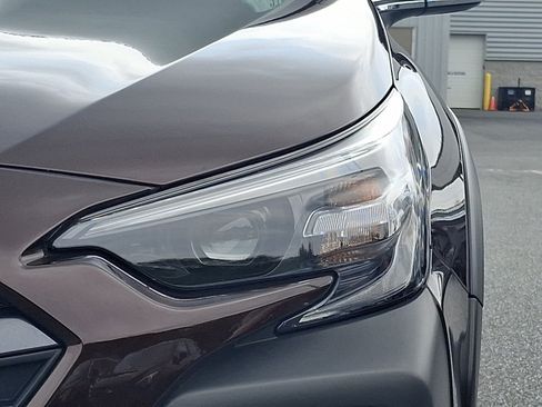Certified 2025 Subaru Outback Limited AWD/4WD image 9