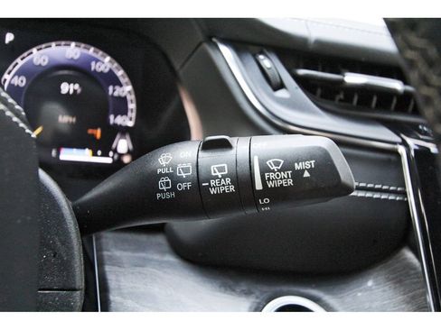 Used 2023 Jeep Grand Cherokee Overland AWD/4WD image 18