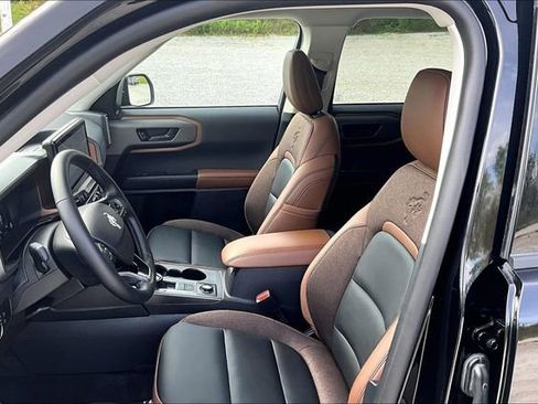 Used 2025 Ford Bronco Sport Outer Banks w/ Outer Banks Tech Package+ AWD/4WD image 25