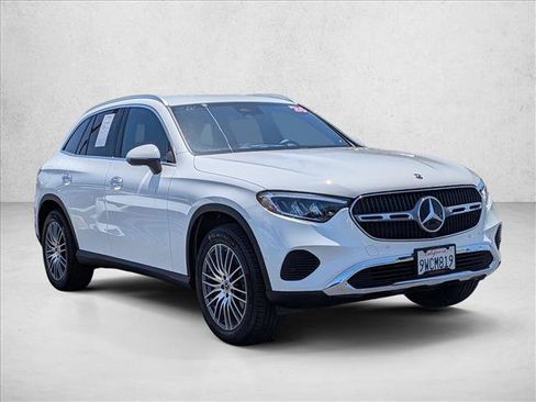 Used 2026 Mercedes-Benz GLC 300 image 3