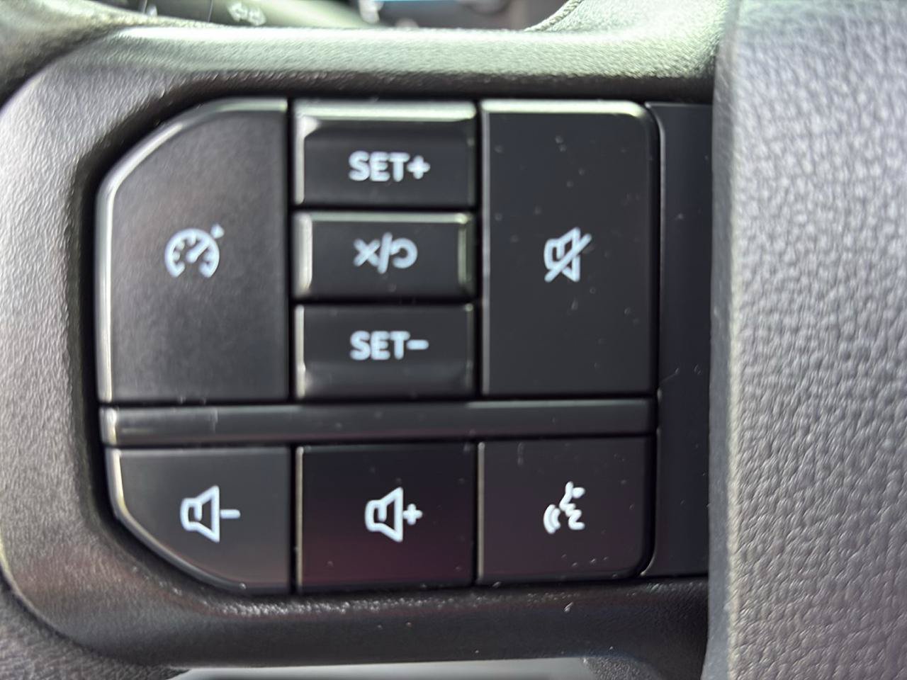 Used 2024 Ford F250 XLT w/ FX4 Off-Road Package AWD/4WD image 24