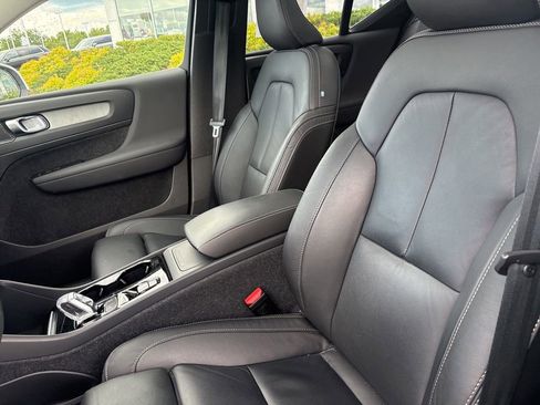 Used 2024 Volvo XC40 B5 Plus w/ Protection Package Premier AWD/4WD image 17
