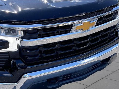 Used 2023 Chevrolet Silverado 1500 LT AWD/4WD image 29