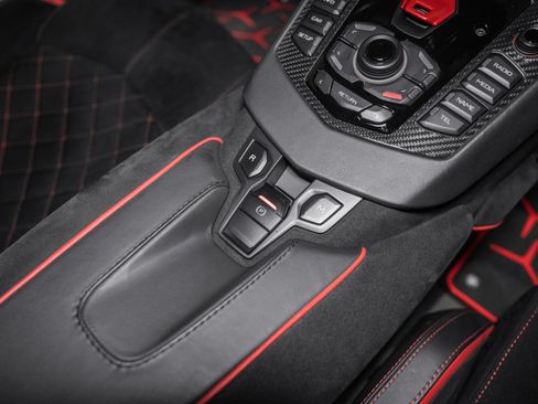 Used 2021 Lamborghini Aventador SVJ AWD/4WD image 48