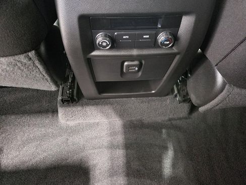 Certified 2023 Chevrolet Traverse LT image 20