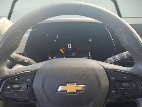 Used 2025 Chevrolet Trax LT FWD image 18