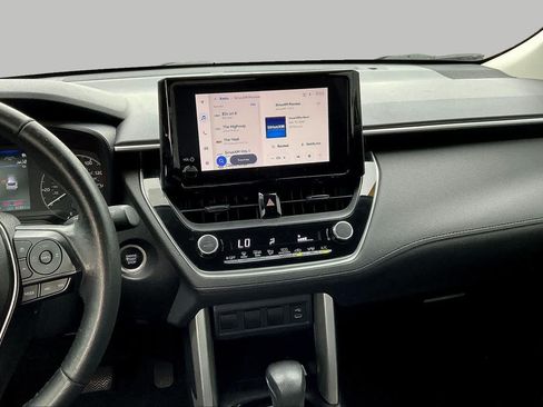 Used 2023 Toyota Corolla Cross LE FWD image 7
