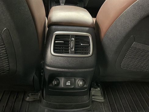 Used 2019 Kia Sorento SX image 11