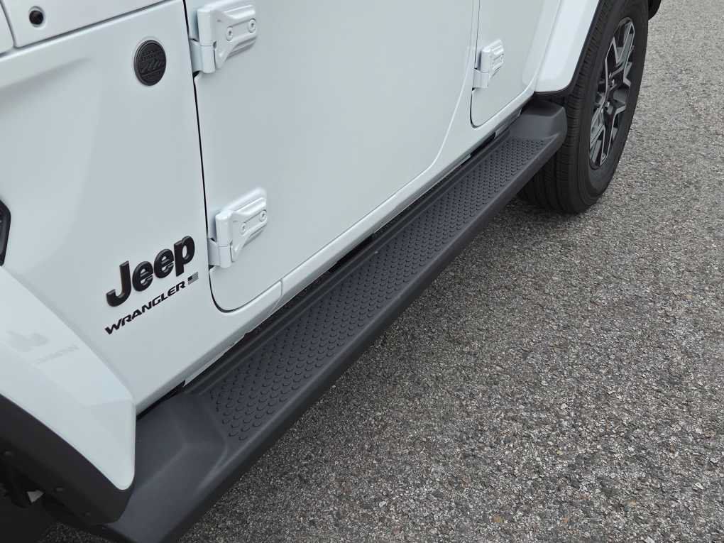 New 2027 Jeep Wrangler Unlimited Sahara AWD/4WD image 7