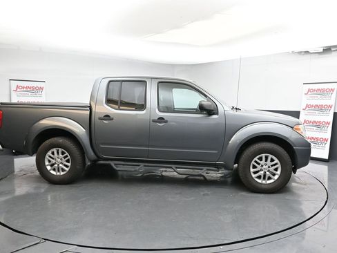 Used 2016 Nissan Frontier SV image 9