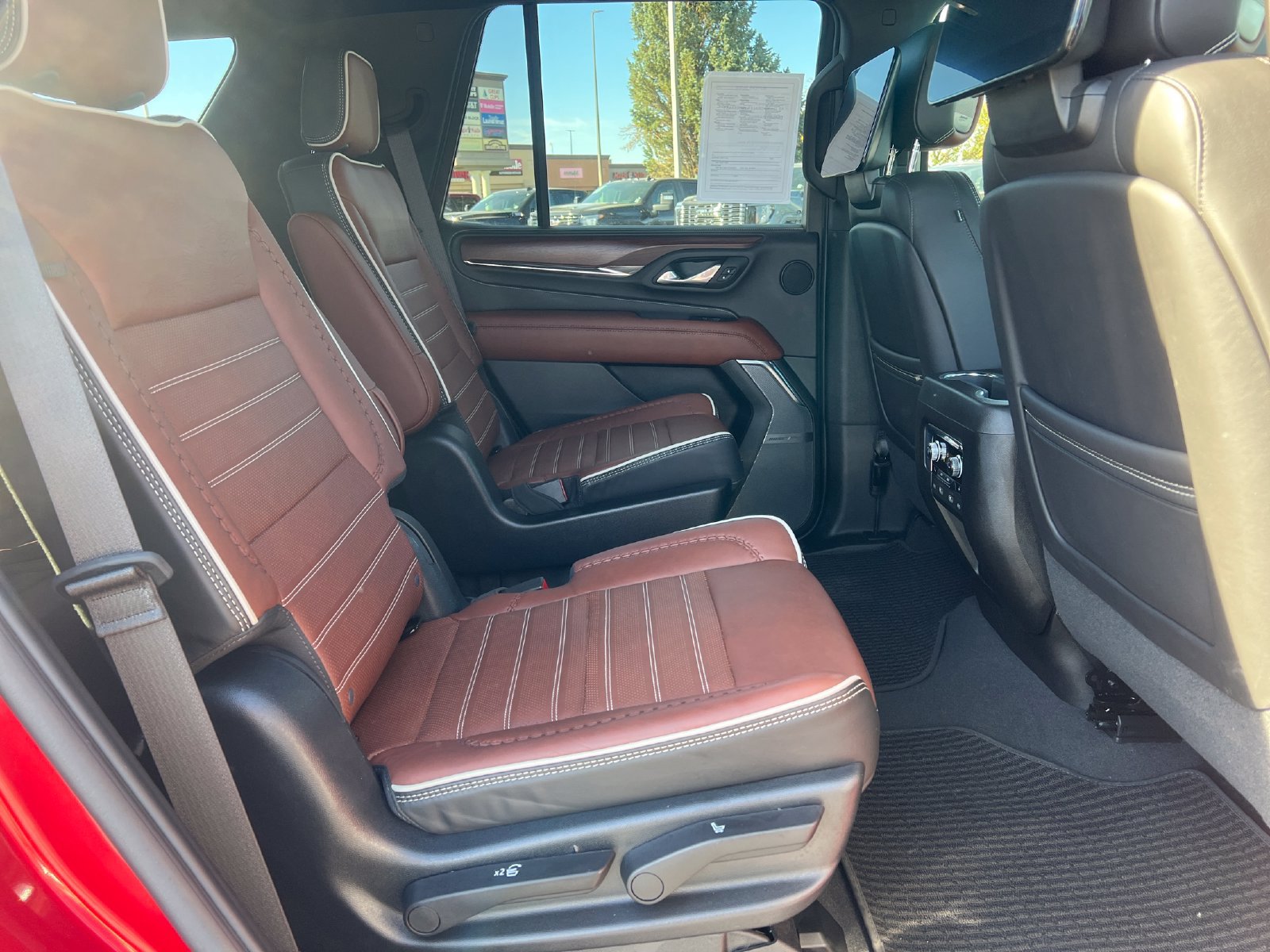 Used 2023 GMC Yukon Denali Ultimate AWD/4WD image 26