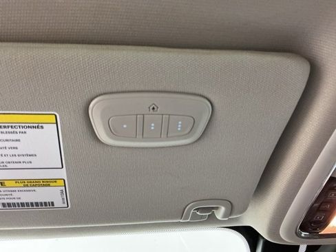 Used 2017 Jeep Cherokee Overland w/ Technology Group image 23