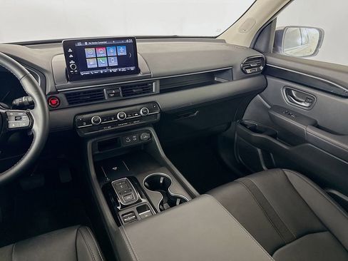 Used 2024 Honda Pilot Touring image 24