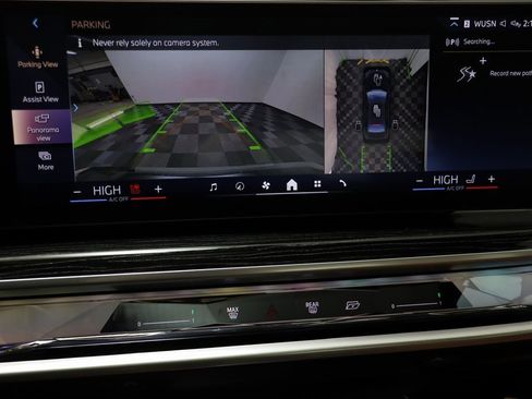 Certified 2025 BMW 740i xDrive image 10