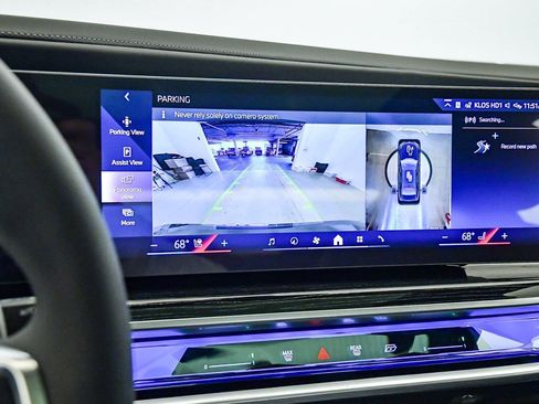 New 2026 BMW 750e xDrive w/ Executive Package image 27