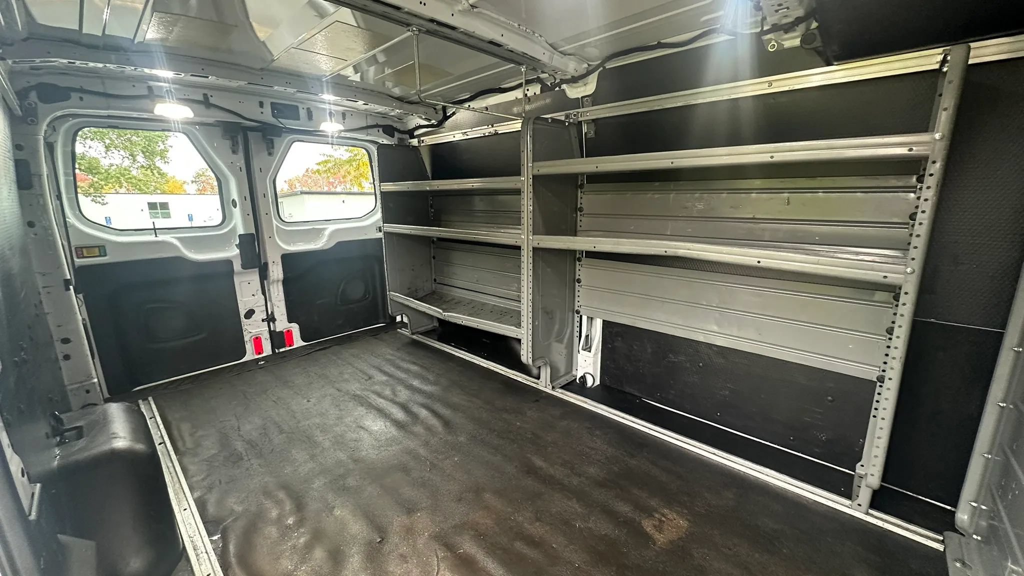 Used 2019 Ford Transit 250 130 Low Roof RWD image 30