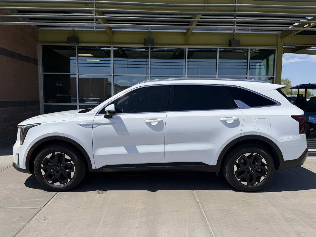 Used 2025 Kia Sorento S w/ Panoramic Sunroof Package FWD image 7