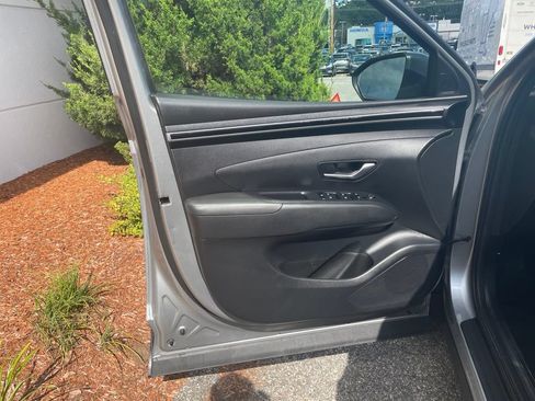 Used 2022 Hyundai Tucson SE AWD/4WD image 11