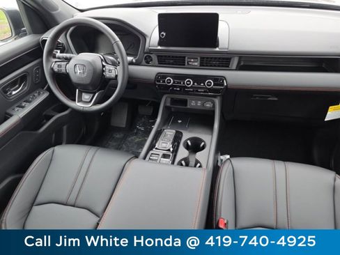 Certified 2025 Honda Pilot TrailSport image 20