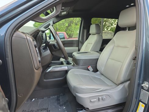 Used 2020 Chevrolet Silverado 2500 LTZ w/ Technology Package AWD/4WD image 11